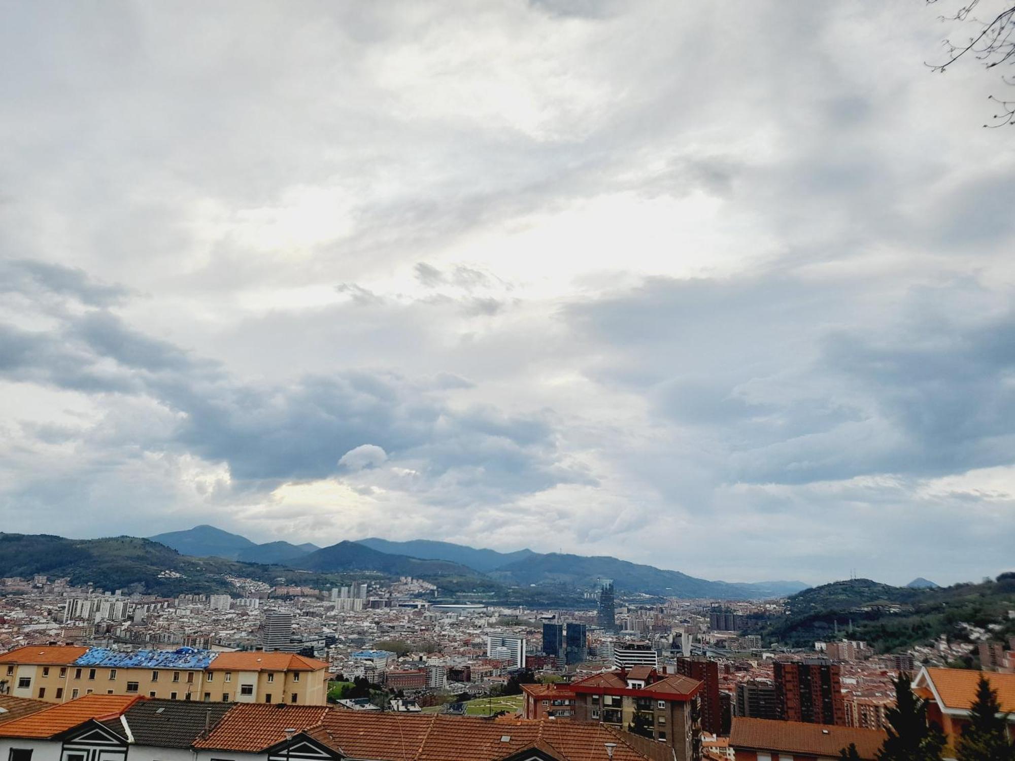 Calida Estancia Descubre La Ciudad Bilbao Eksteriør bilde